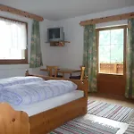 Familie Neunhaeuserer Neustift im Stubaital