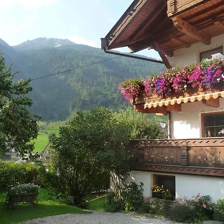 Familie Neunhäuserer Neustift im Stubaital