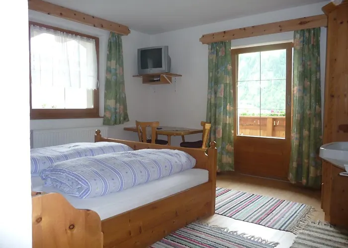 Familie Neunhaeuserer Neustift im Stubaital