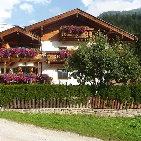 Familie Neunhäuserer Neustift im Stubaital