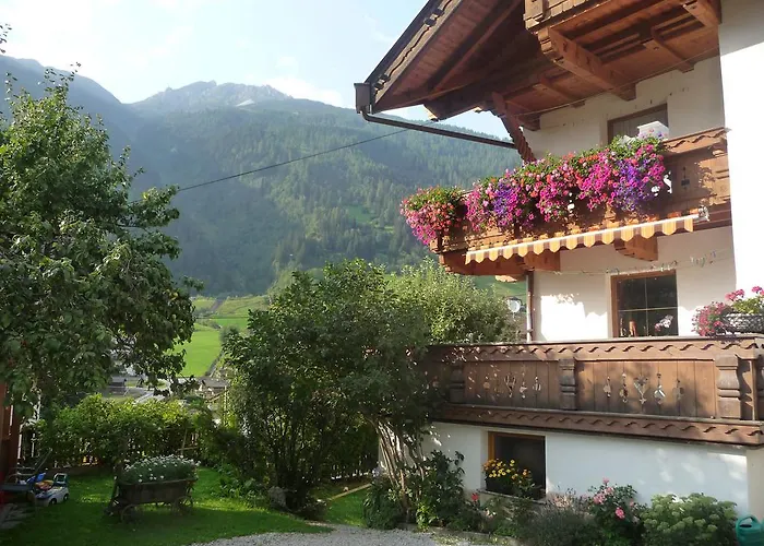 Familie Neunhaeuserer Neustift im Stubaital